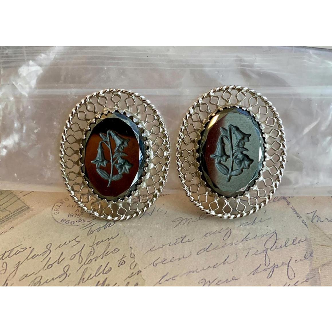 Vintage Whiting Davis Hematite Glass Intaglio Earrings Floral Cameo C 1950s 45$